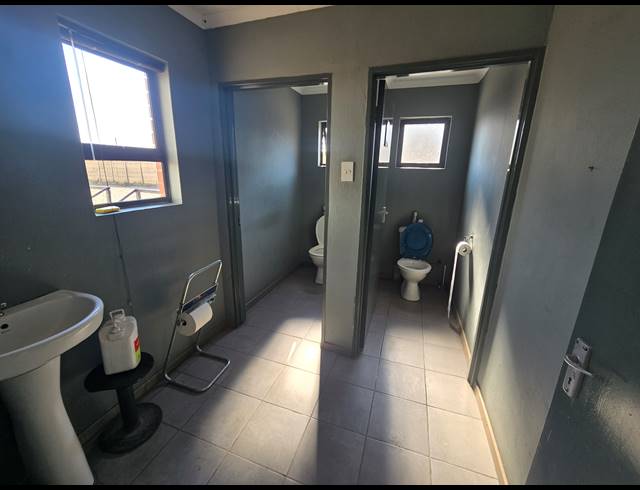 3,000M² WAREHOUSE TO LET IN BOKSBURG EAST